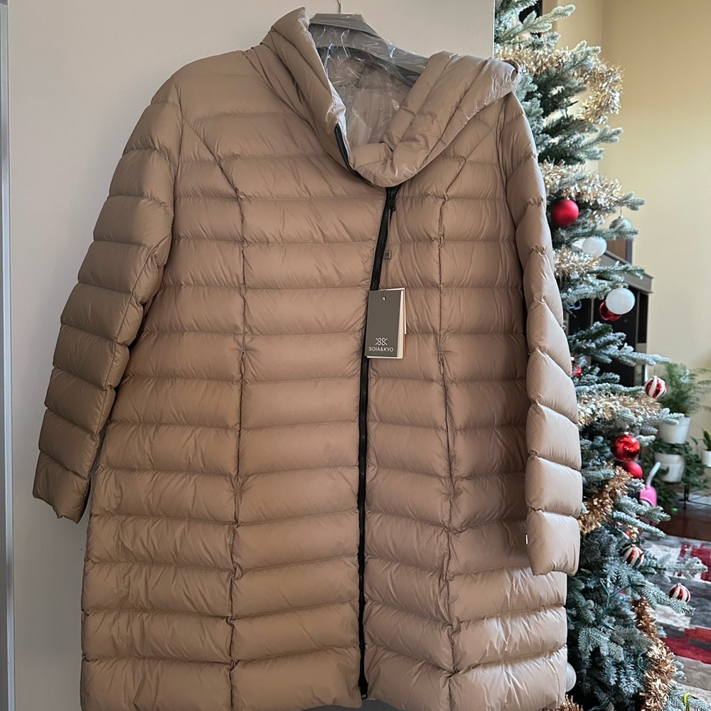 SOIA & KYO Tan Puffer Coat